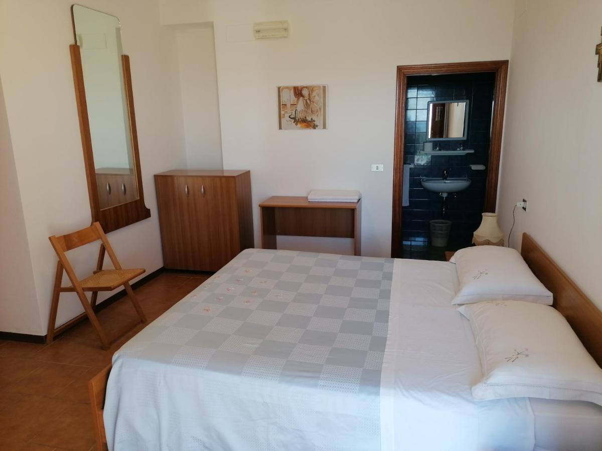 Camere Da Anna Maria Assisi Szoba fotó